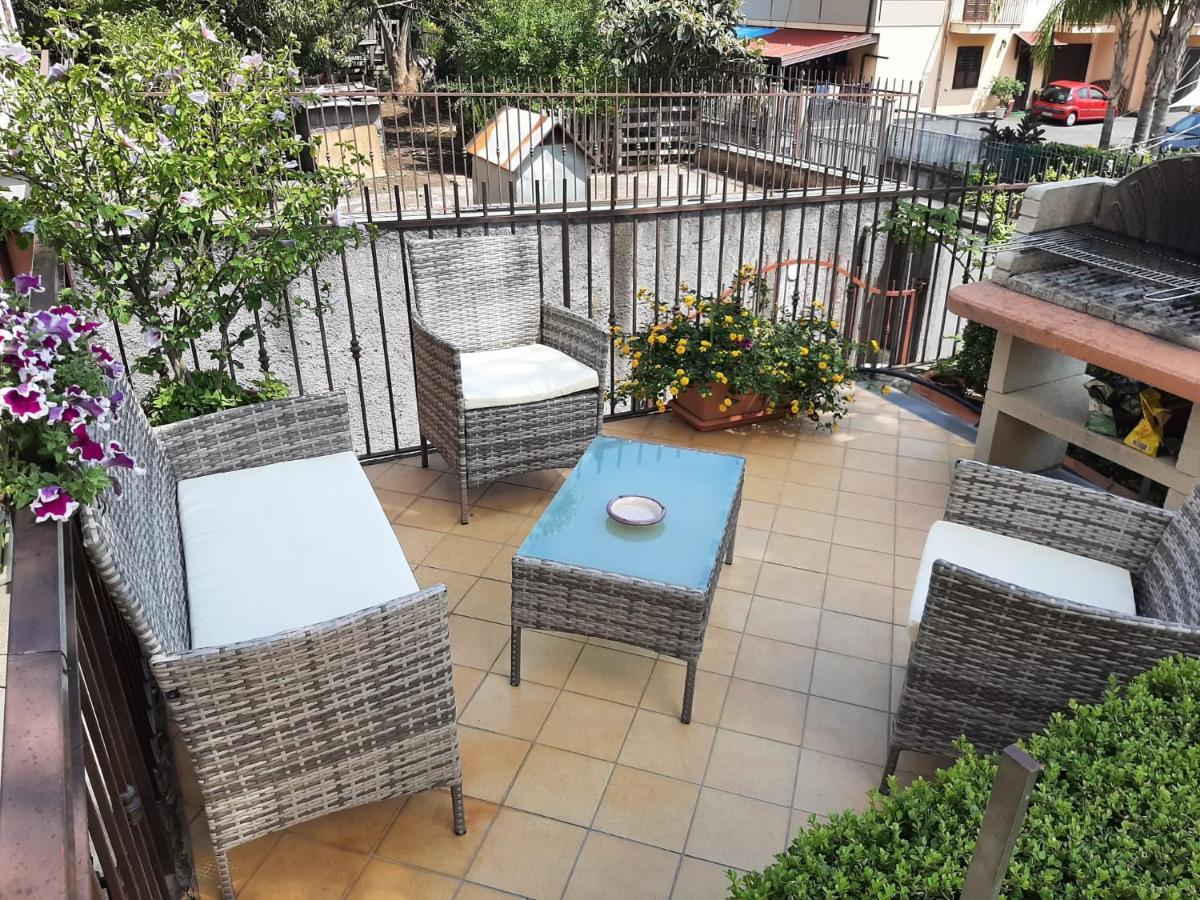 Casa Vacanze Etna Cocus Santa Venerina Exteriör bild