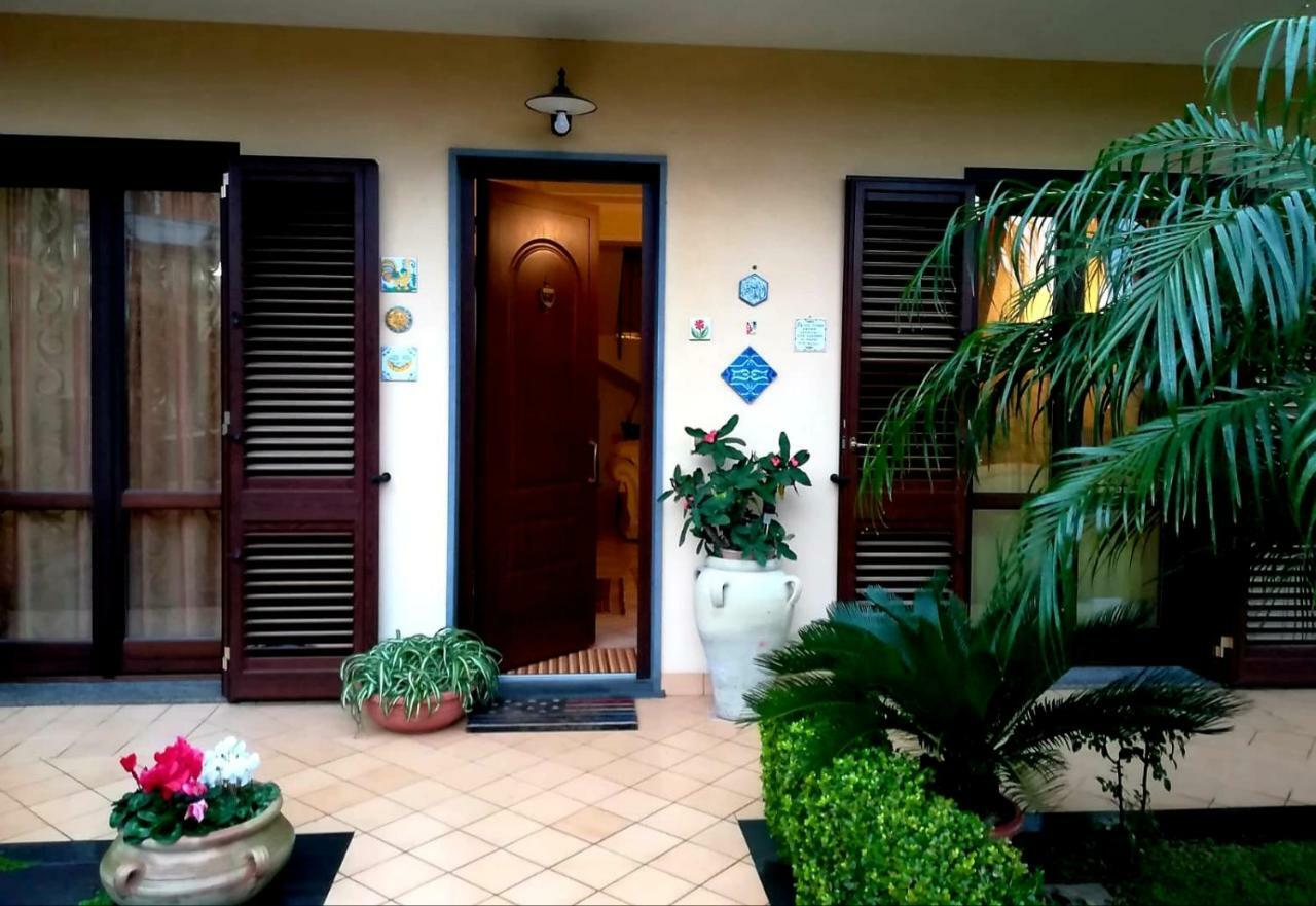 Casa Vacanze Etna Cocus Santa Venerina Exteriör bild